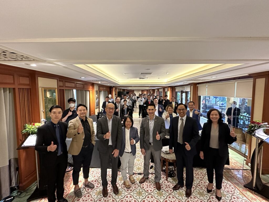 ภาพบรรยากาศ การขับเคลื่อนและทบทวนแผนที่นำทางการวิจัย และพัฒนาเทคโนโลยีสู่การใช้งานอย่างมีประสิทธิภาพ” โอกาสในการพัฒนาเทคโนโลยีรายสาขาของ 3 อุตสาหกรรม (AI for Food, Electric Vehicles, Customized Functional Food)